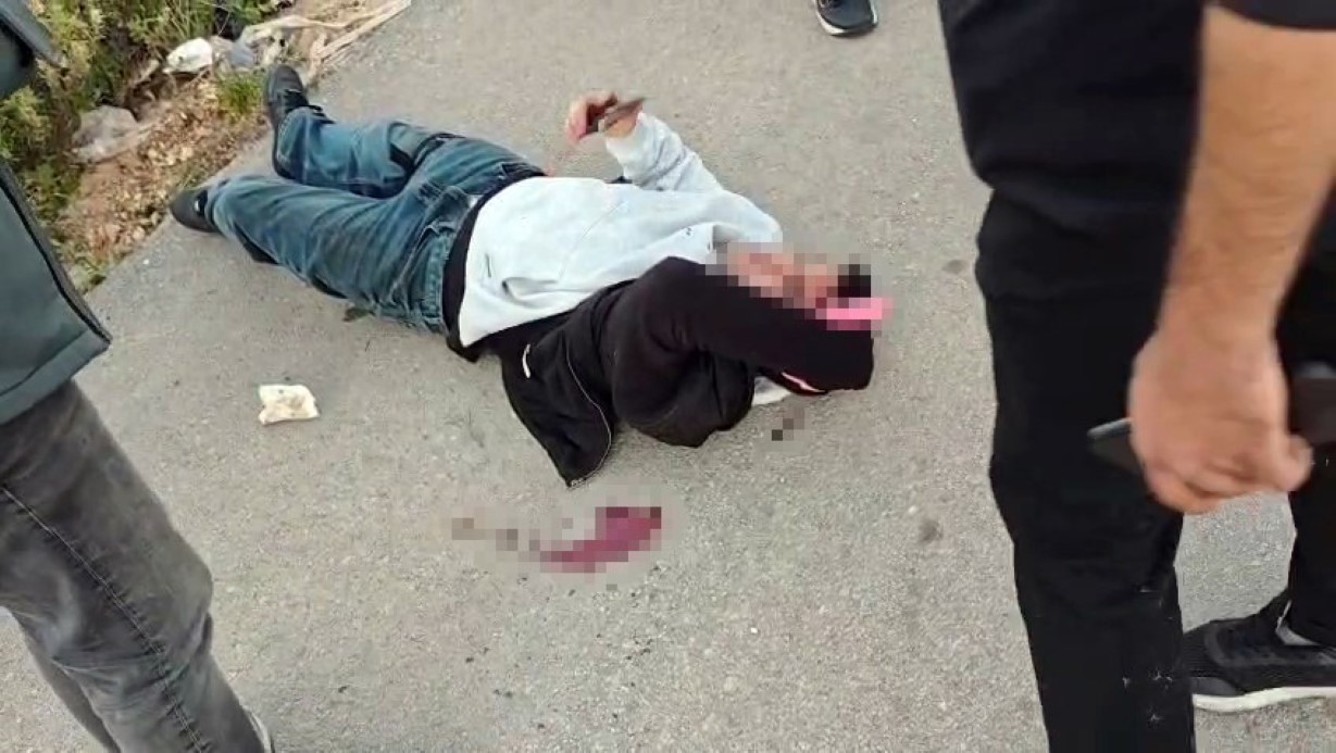 Husumetliler arasındaki bıçaklı kavgada 2 kişi yaralandı