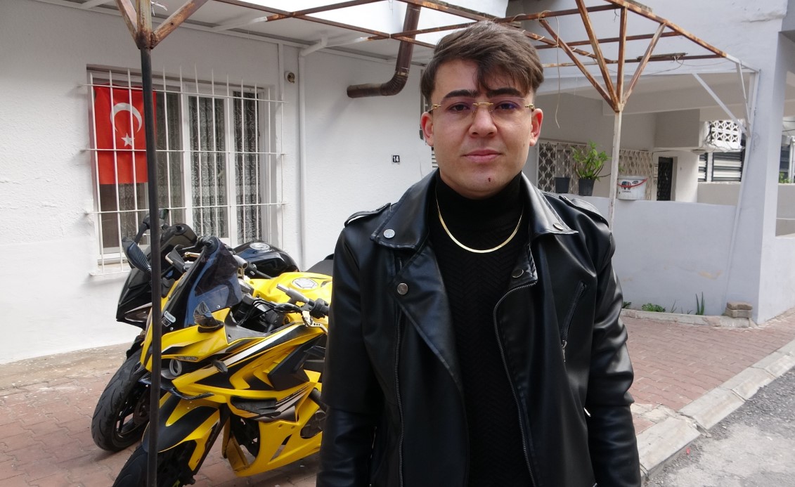 Motosiklet sürücüsü kaskı sayesinde yara almadan kurtuldu