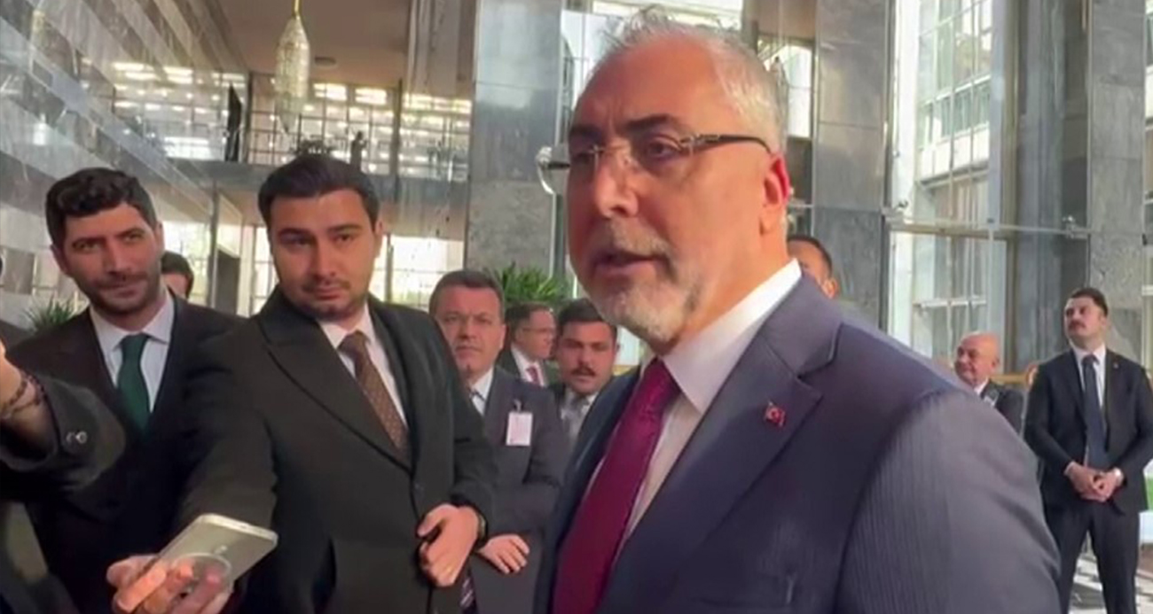 Halı sahadaki tekme tokatlı kavga kameraya yansıdı