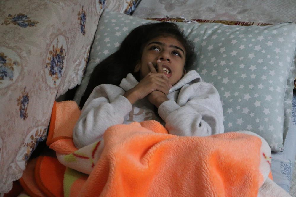 Devlet Bahçeli’den Diyarbakırlı engelli kıza tekerlekli sandalye sürprizi