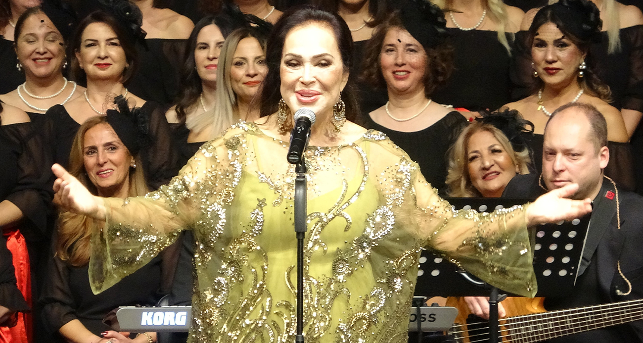 Türkan Şoray, ‘İyilik Korosu’ ile Mersin’de sanatseverlerle buluştu