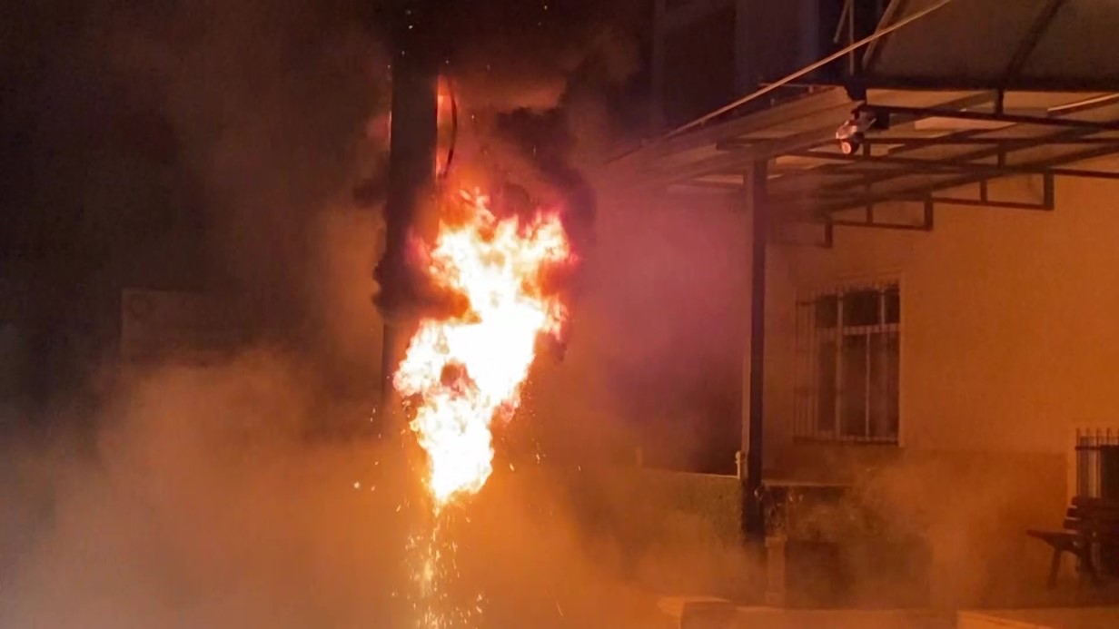 Yaylada mahsur kalan aileyi belediye ekipleri kurtardı