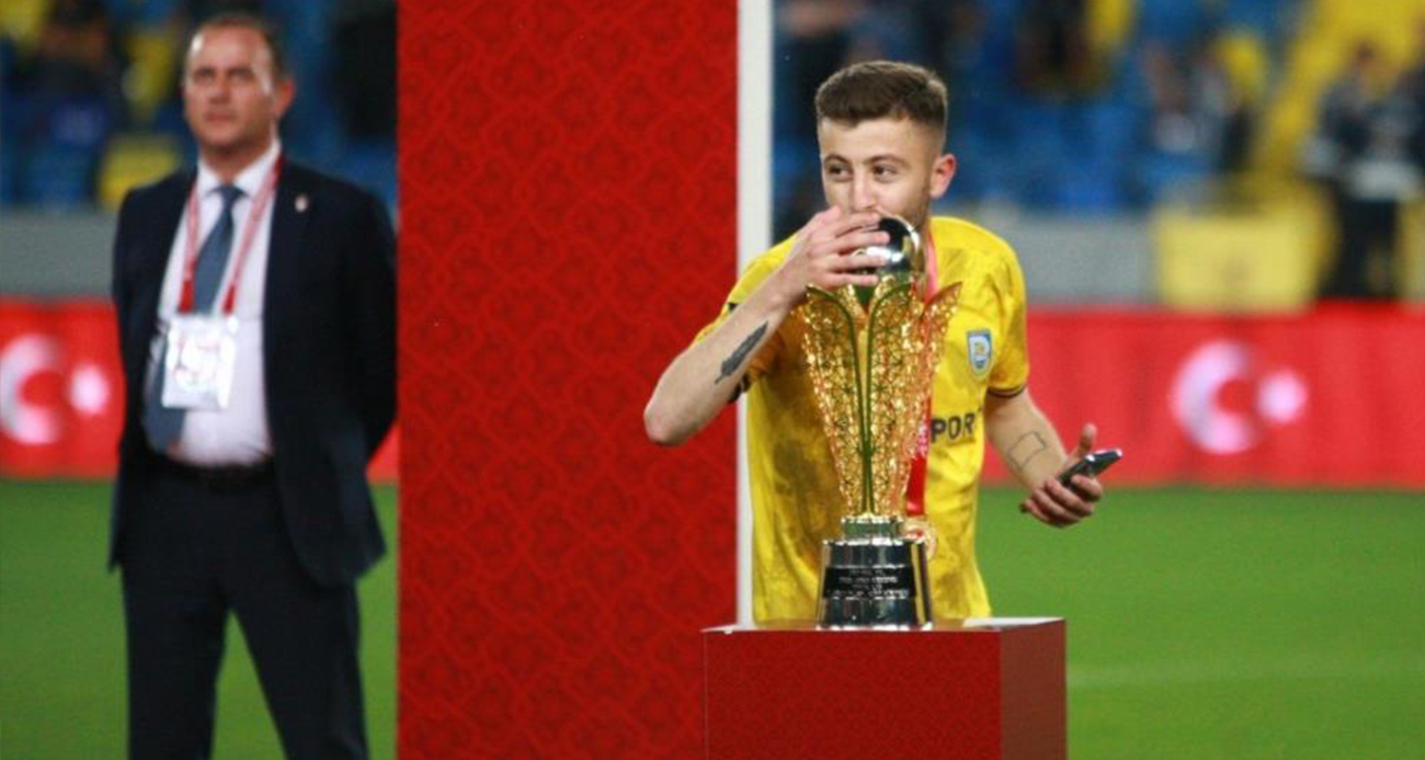 Kocaeli’de silahlı saldırı: 1’i futbolcu 3 yaralı