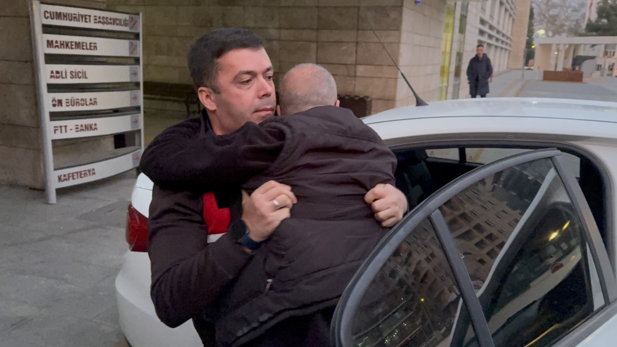 Uyuşturucu ticaretinden 11 yıl ceza yedi, ayakları olmayan hükümlü tekerlekli sandalyeyle cezaevine götürüldü