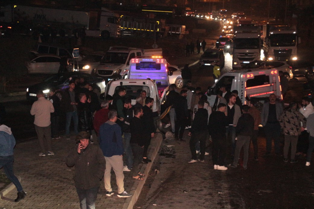 Şırnak’ta freni boşalan vinç 6 araca çarptı: 7 yaralı