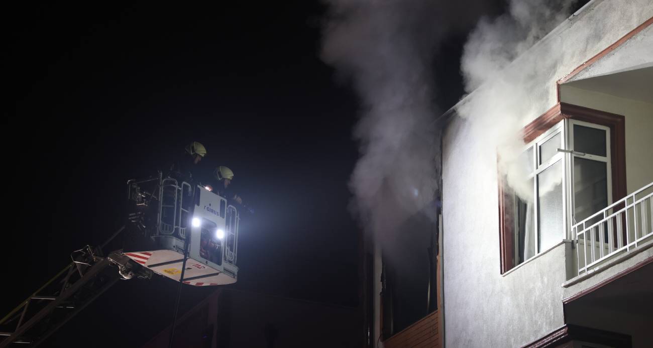 Başakşehir’de ayakkabı imalathanesinde korkutan yangın