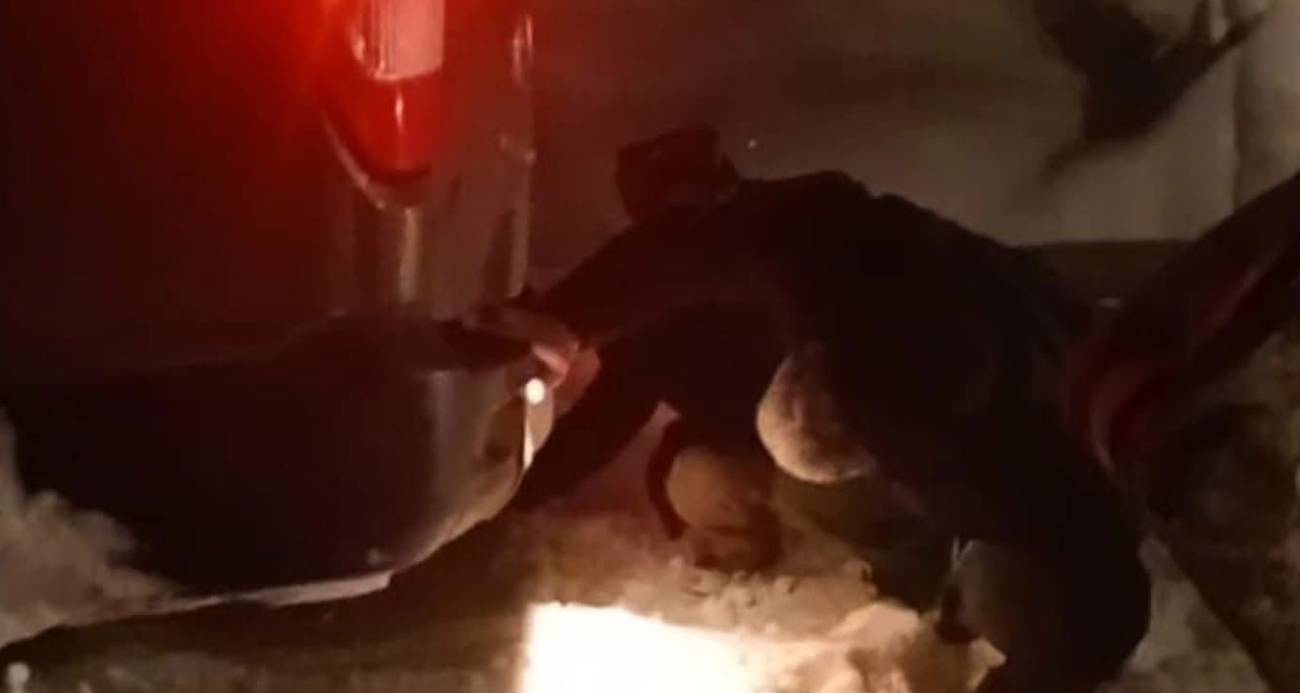 Giresun’un yüksek kesimlerinde etkili olan kar yağışı nedeniyle yaylada aracıyla mahsur kalan vatandaşların yardımına Yavuzkemal Belediye ekipleri yetişti.