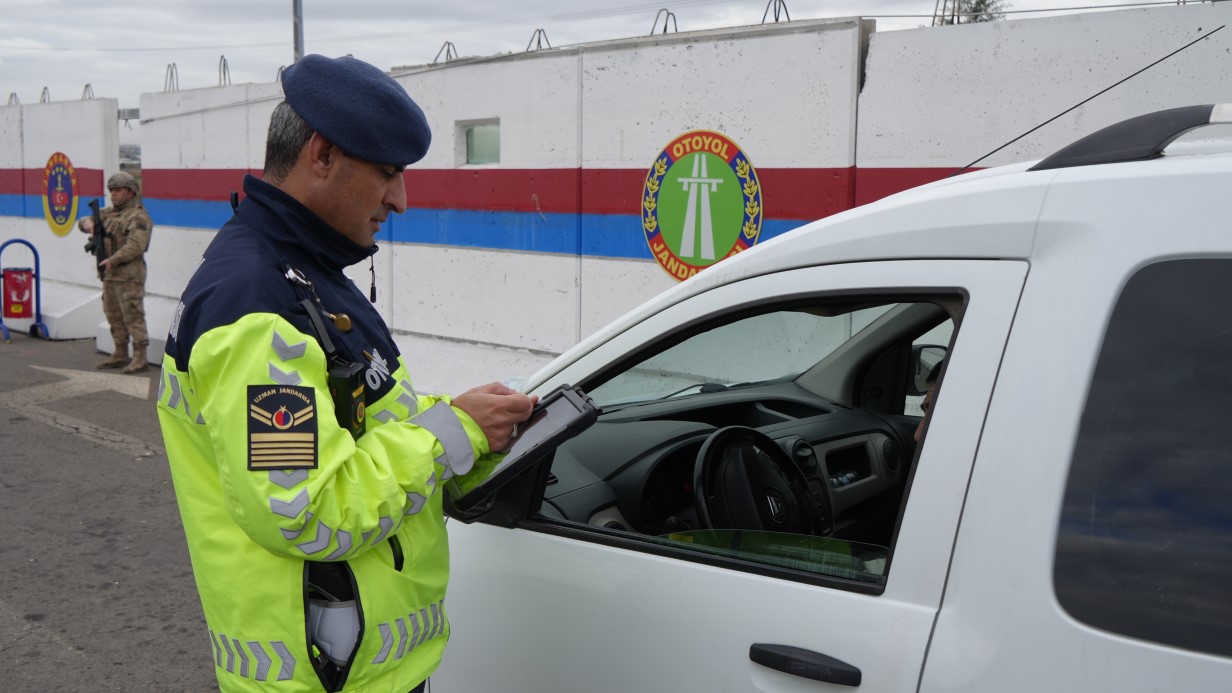 Karayollarının huzur ve güvenliği Otoyol Jandarma Timlerine emanet