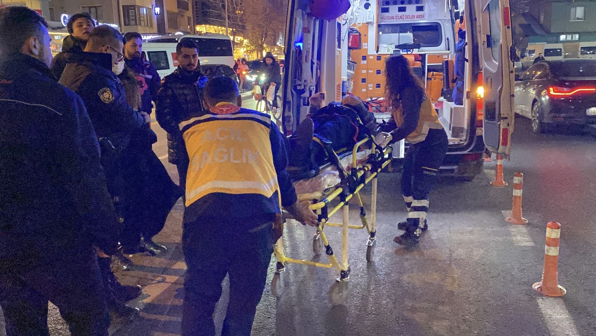 Eskişehir’de bastonlu yaşlı adama çarpan otomobil sürücüsü kaçtı