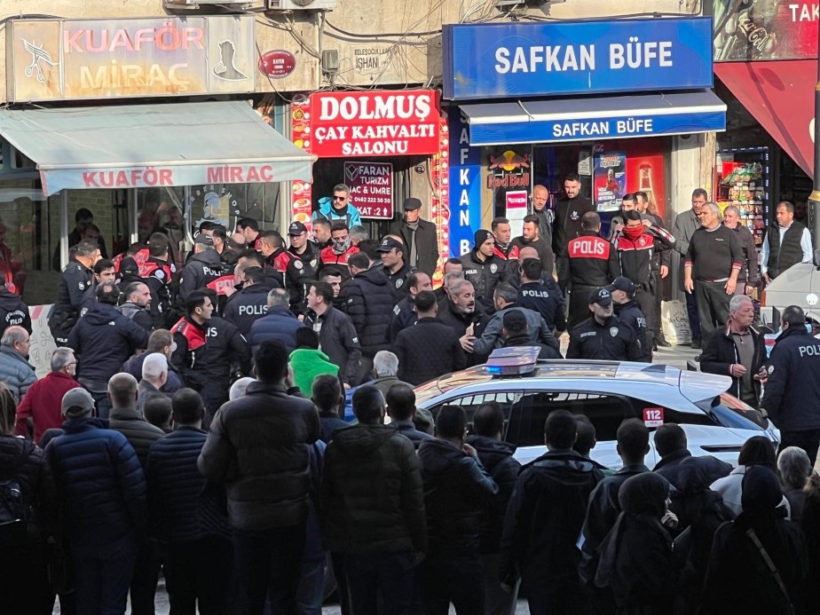 Trabzon’da bıçaklı kavga: 1’i ağır 8 yaralı