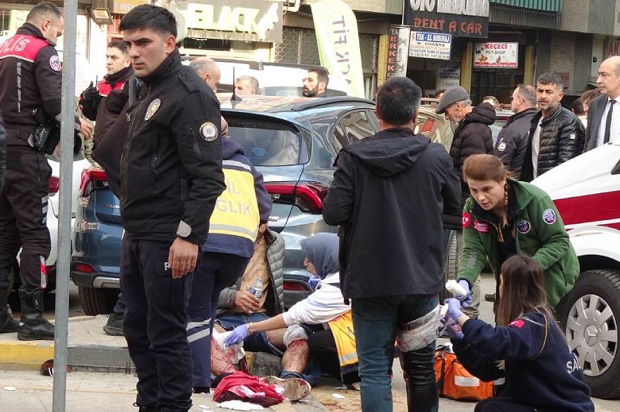 Trabzon’da bıçaklı kavga: 1’i ağır 8 yaralı