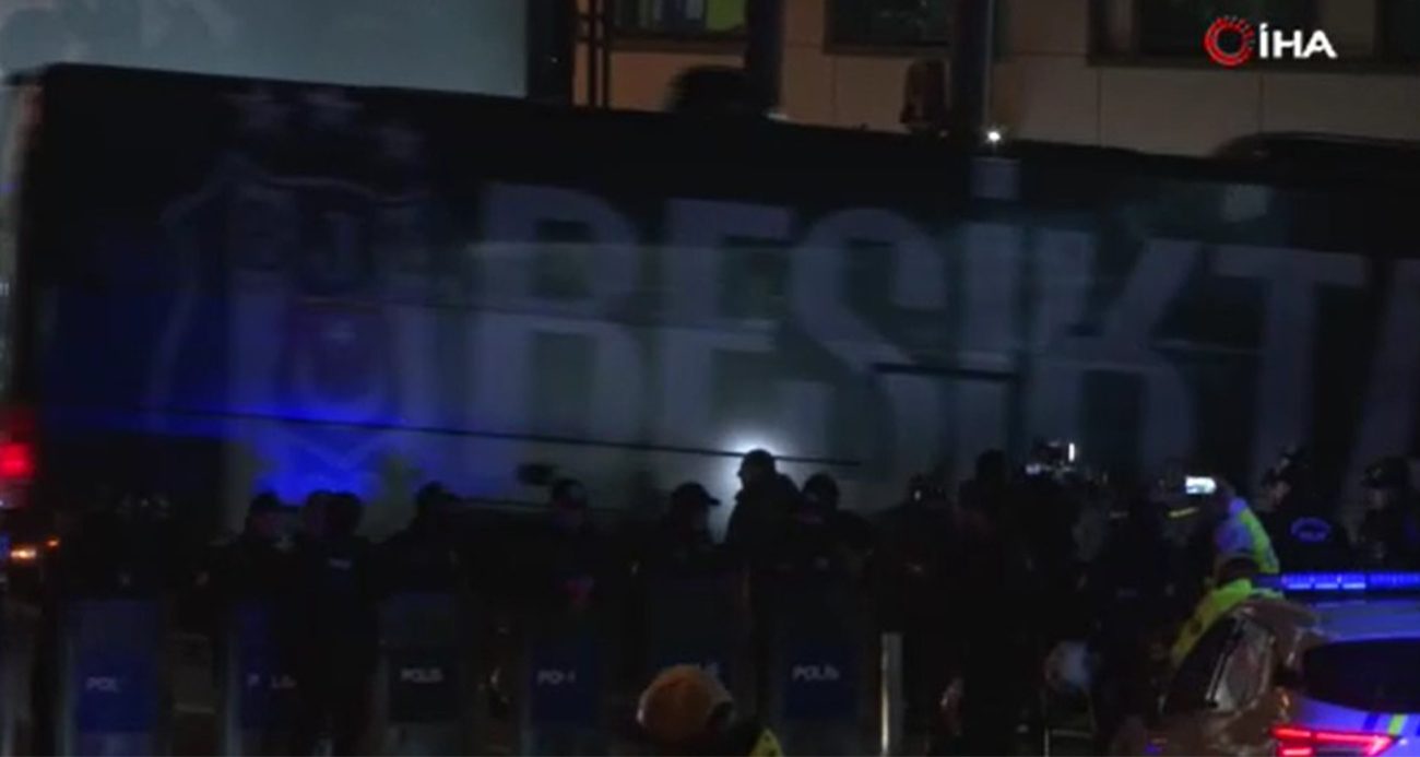 Ukrayna, Rus deniz devriye uçağını vurduğu anları paylaştı