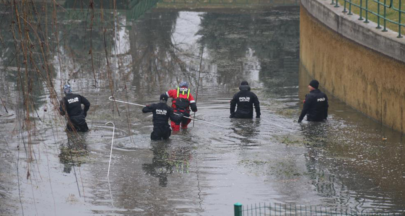 Ankara’dan gelen "Kurbağa Adamlar" da kayıp öğretmenin arama çalışmasına katıldı