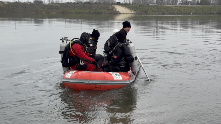Oğlu nehirde kaybolan annenin 4 gündür gözü yaşlı bekleyişi