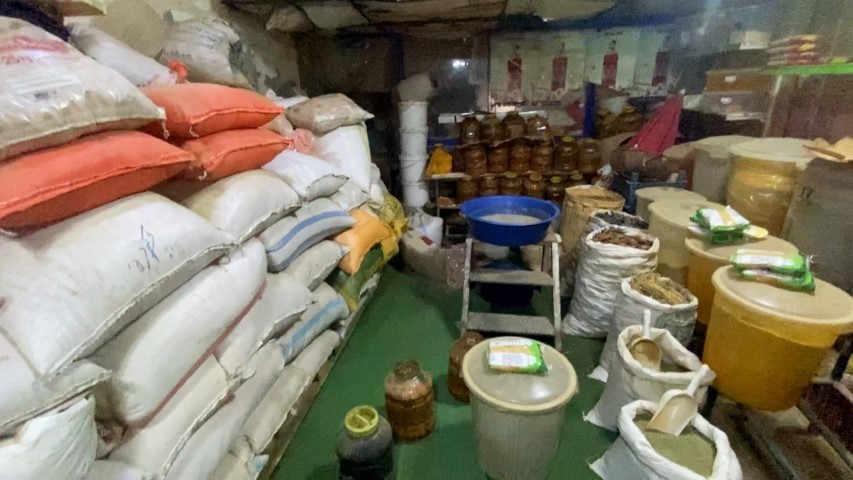 Şanlıurfa’da bakkalda yapılan denetimlerde şoke eden görüntüler