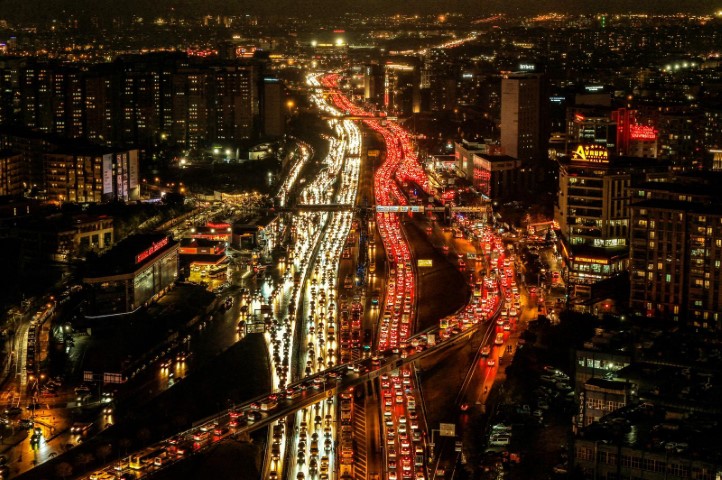 İstanbul’da yüzde 90’a ulaşan trafik havadan görüntülendi