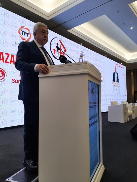 Pazar günleri market zincirlerinin kapalı olması masaya yatırıldı