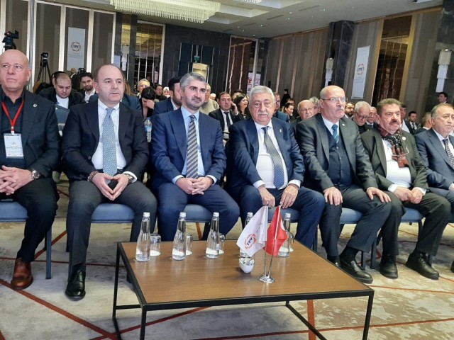 Pazar günleri market zincirlerinin kapalı olması masaya yatırıldı