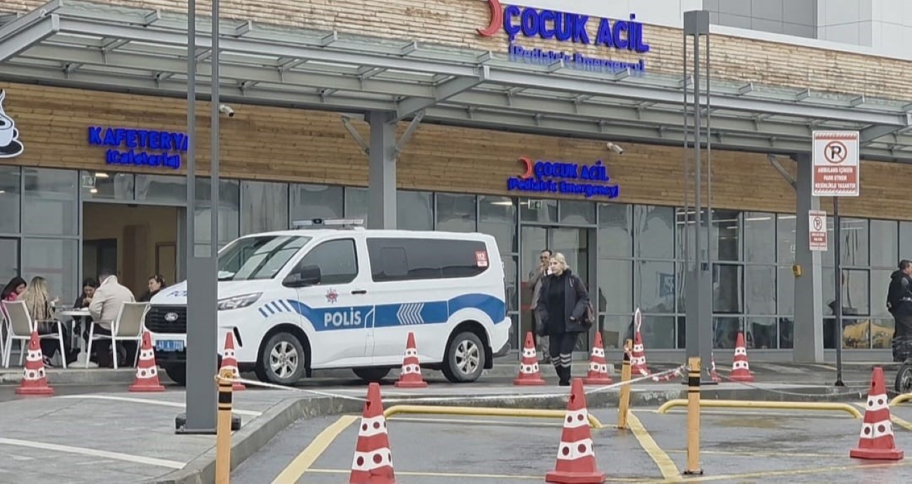 Kütahya’da 23 öğrenci zehirlenme şüphesiyle hastaneye kaldırıldı.