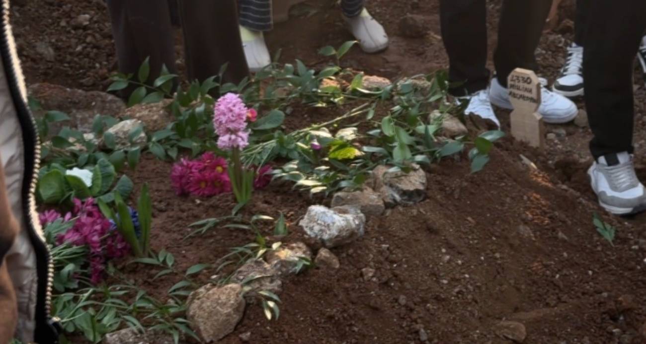 Kahramanmaraş’ta otomobilin motosiklete çarpması sonucu meydana gelen trafik kazasında hayatını kaybeden nişanlı çift yan yana defin edildi.