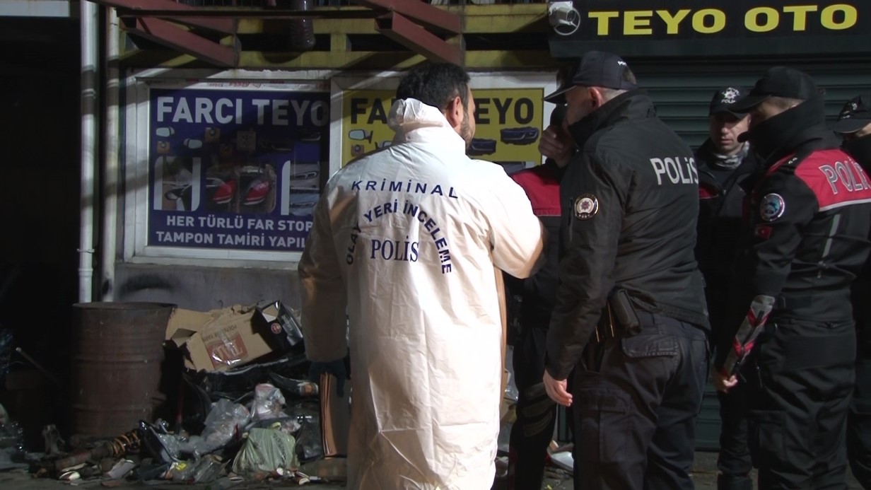 Başakşehir Atatürk Oto Sanayi  Sitesi’nde çıkan yangında 1 kişi hayatını kaybetti