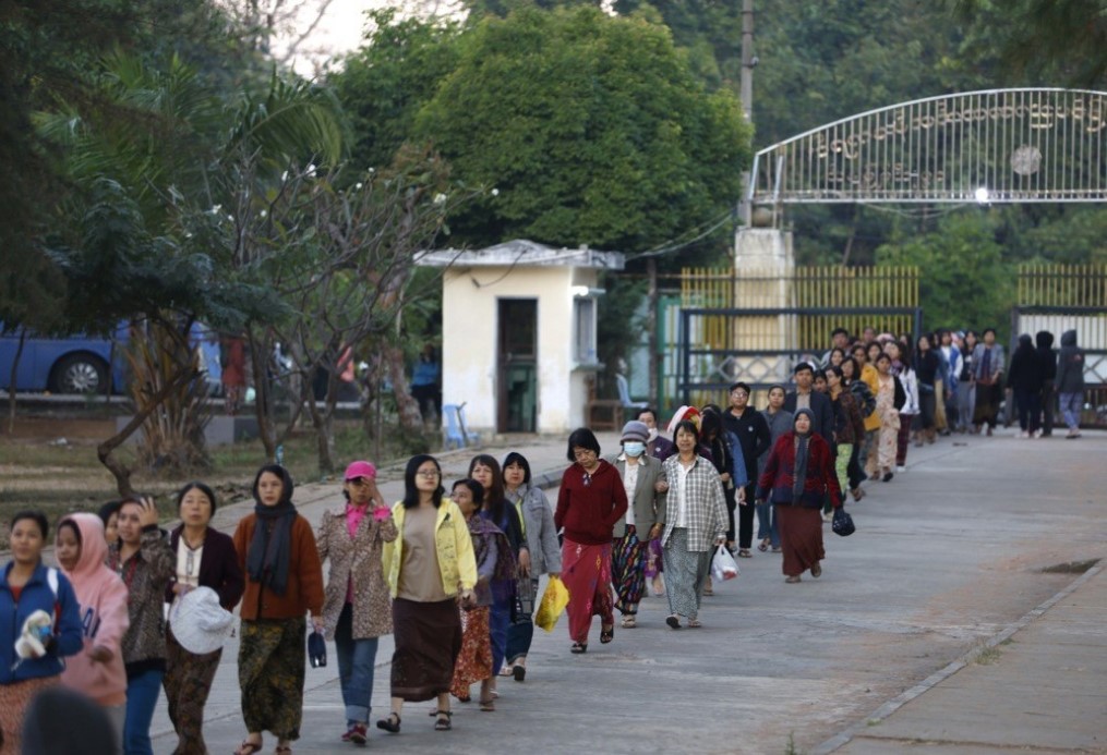 Myanmar halkı, 2021’deki askeri darbeden bu yana ilk kez oy kullanıyor