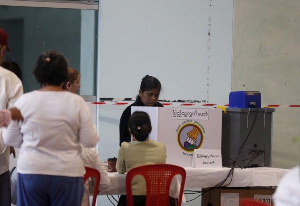 Myanmar halkı, 2021’deki askeri darbeden bu yana ilk kez oy kullanıyor
