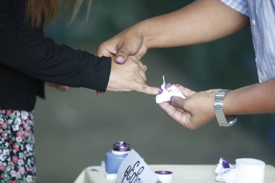 Myanmar halkı, 2021’deki askeri darbeden bu yana ilk kez oy kullanıyor