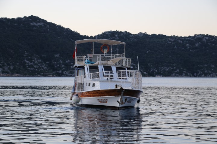 Antalya’dan eğitime yelken açan tekne, bir çocuğun hayallerini taşıyor