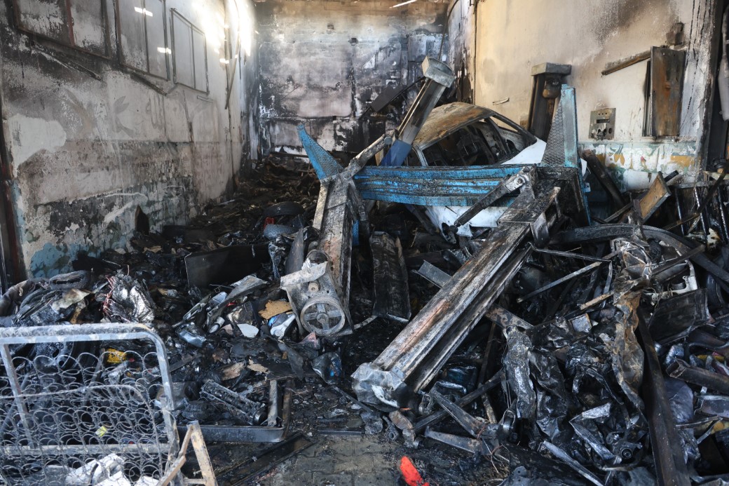 Hatay’da 9 iş yeri yanarak kullanılmaz hale geldi