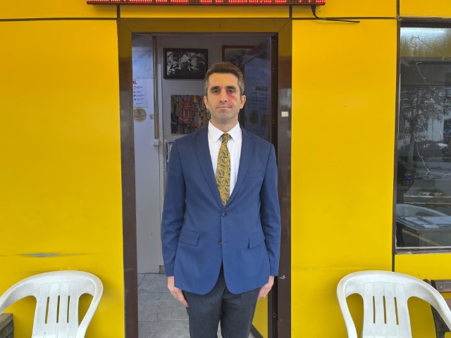 Boğaziçi Üniversitesi mezunu beyaz yakalı işini bıraktı, 'kravatlı taksici' oldu