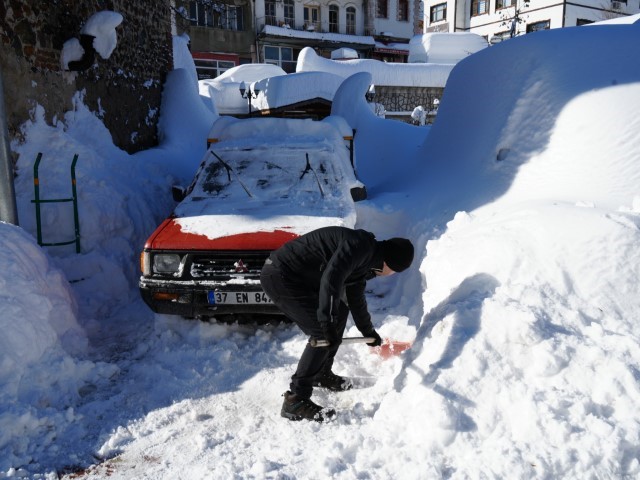 İlçeler kara gömüldü, ortaya çıkan manzara şaşırttı