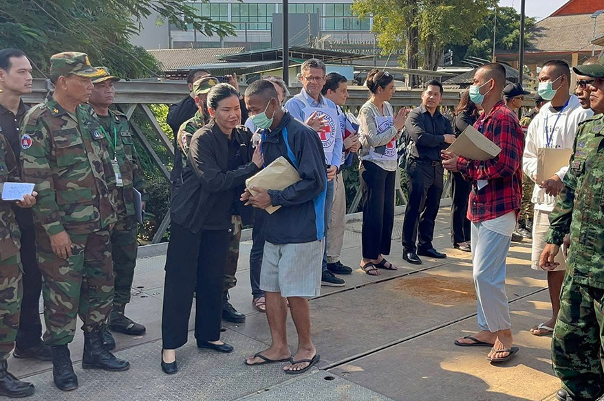Tayland, ateşkes kapsamında 18 Kamboçyalı askeri serbest bıraktı
