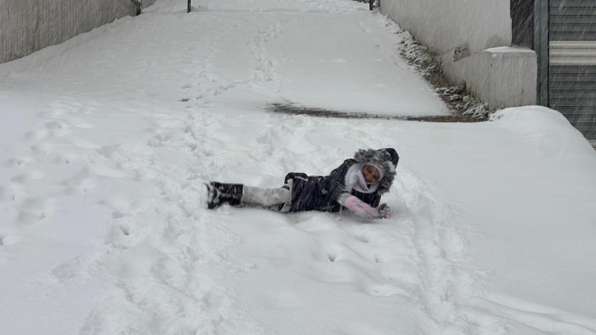 Kahramanmaraş güne karla uyandı: En çok sevinen çocuklar oldu