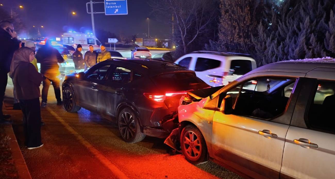 Gizli buzlanma kazayı beraberinde getirdi: 3 kişi yaralandı