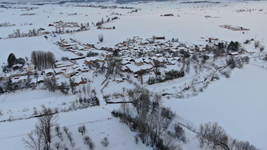 Kastamonu buz kesti: Dereler, barajlar ve göletler dondu