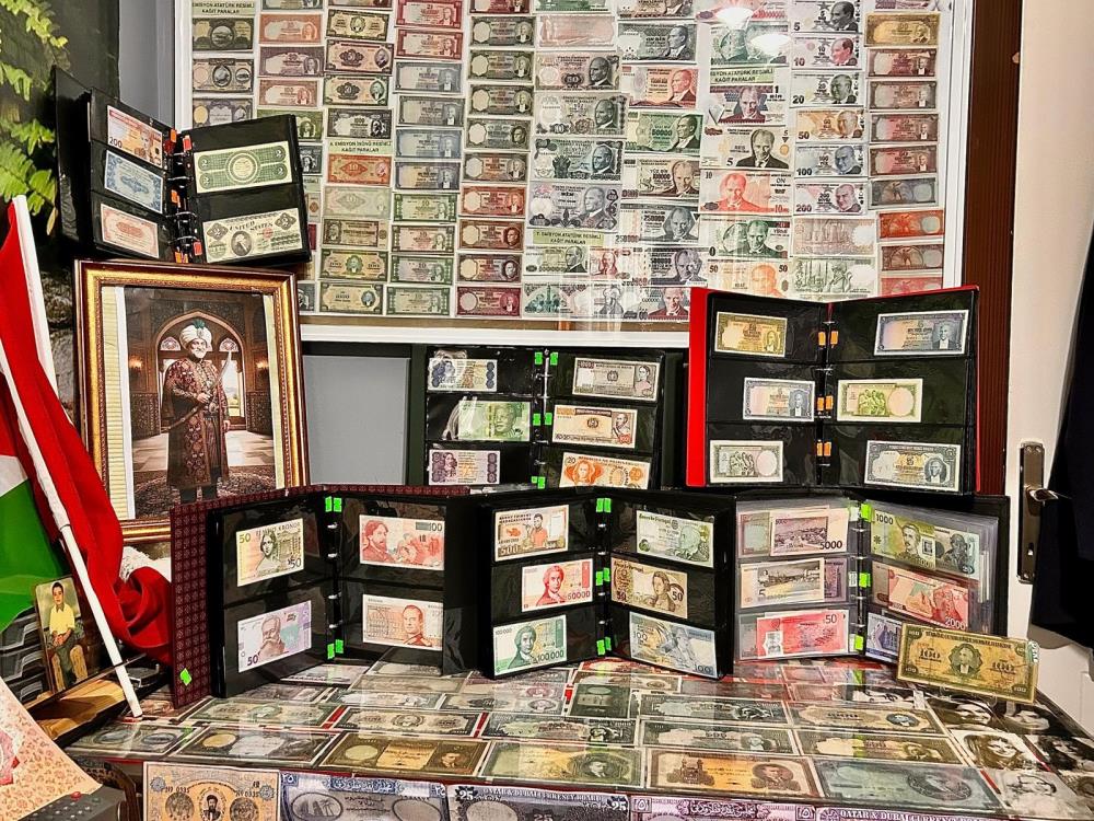 40 yıllık para koleksiyonu Gazze için açık artırmaya çıkıyor