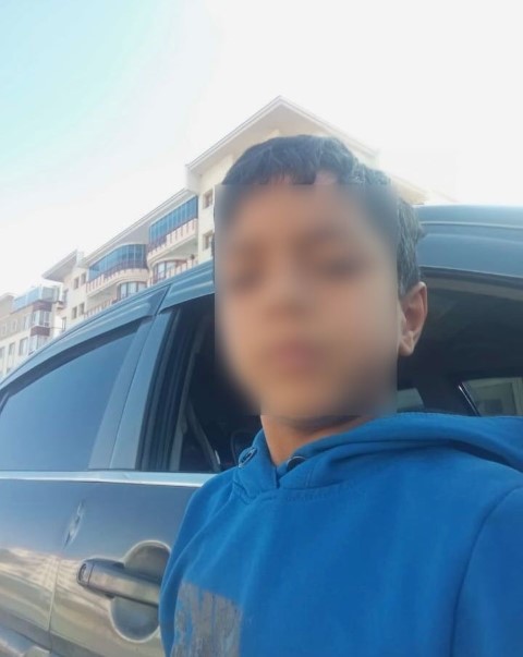 Köpeklerin saldırısına uğrayan çocuğu kurtaran komşu: 