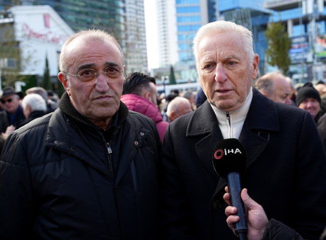 Gökmen Özdenak son yolculuğuna uğurlandı