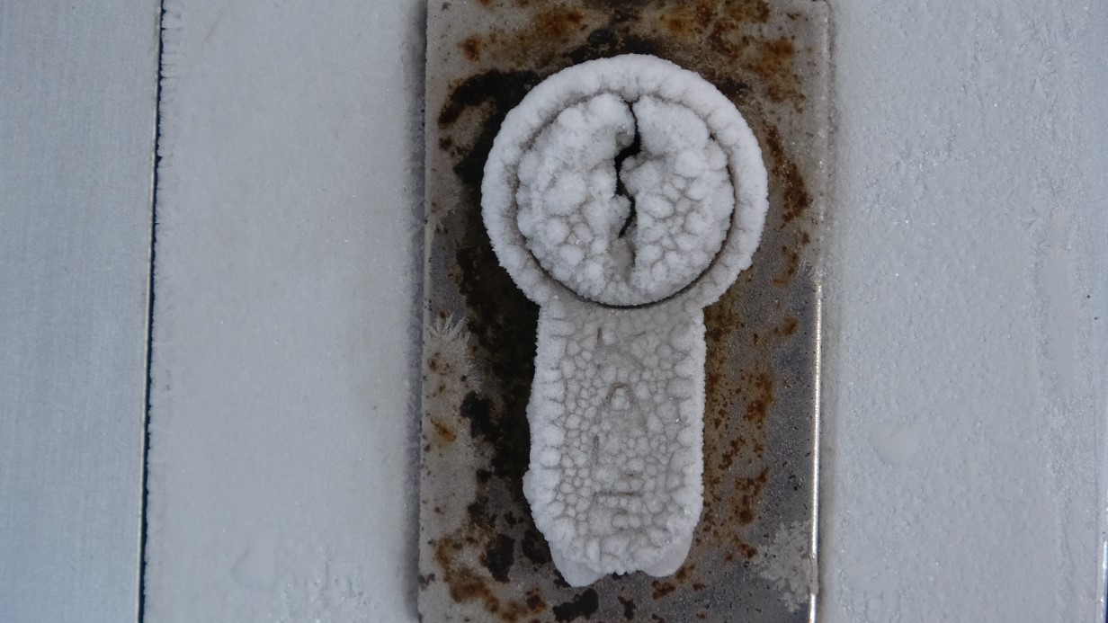 Ardahan dondu; Göle eksi 39,7’yi gördü