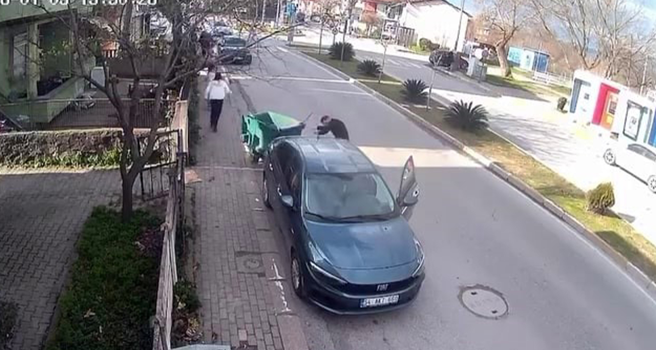 Sakarya’nın Sapanca ilçesinde fırtınanın savurduğu çöp konteyneri, park halindeki otomobile çarptı. O anlar güvenlik kamerasına yansıdı.