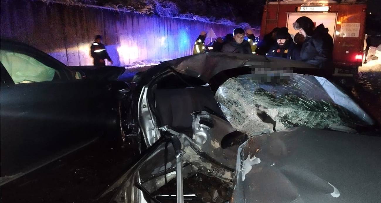 Sinop’ta iki otomobil kafa kafaya çarpıştı: 2 ölü, 3 yaralı