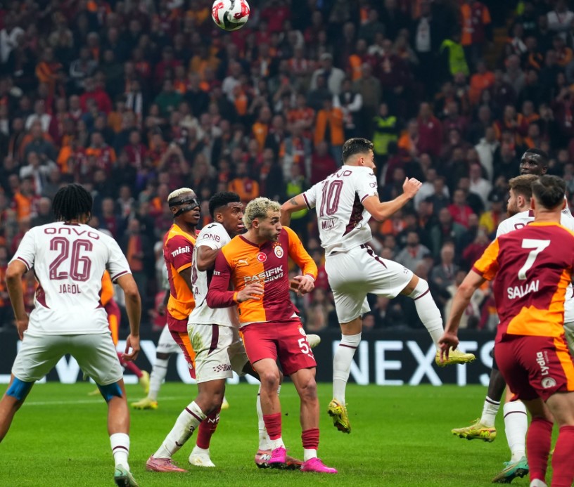 Galatasaray ile Trabzonspor, Turkcell Süper Kupa yarı finalinde karşılaşacak