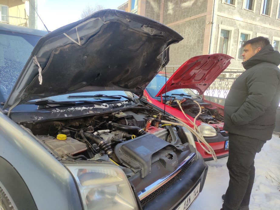 Ardahan’da Sibirya soğukları başladı, Göle eksi 36’yı gördü