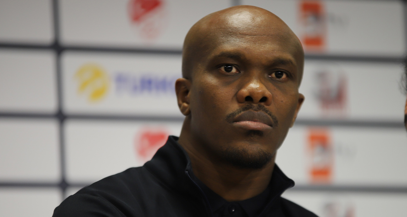 Trabzonspor Kaptanı Anthony Nwakaeme, Turkcell Süper Kupa yarı finalinde oynayacakları Galatasaray maçı ile ilgili, "Maçı kazanıp öncelikle finale uzanmak ve finalde de kupayı kaldırmak istiyoruz" dedi.