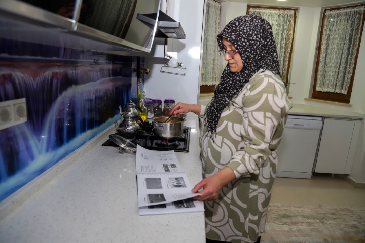 Hem anne hem çalışan hem öğrenci; O Gümüşhane Üniversitesi’nin Sibel Ablası