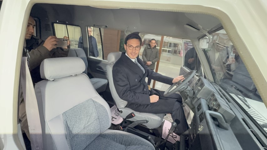 Efsane valinin oğlu 45 yıl sonra babasının makam aracını belediye hizmetine aldı