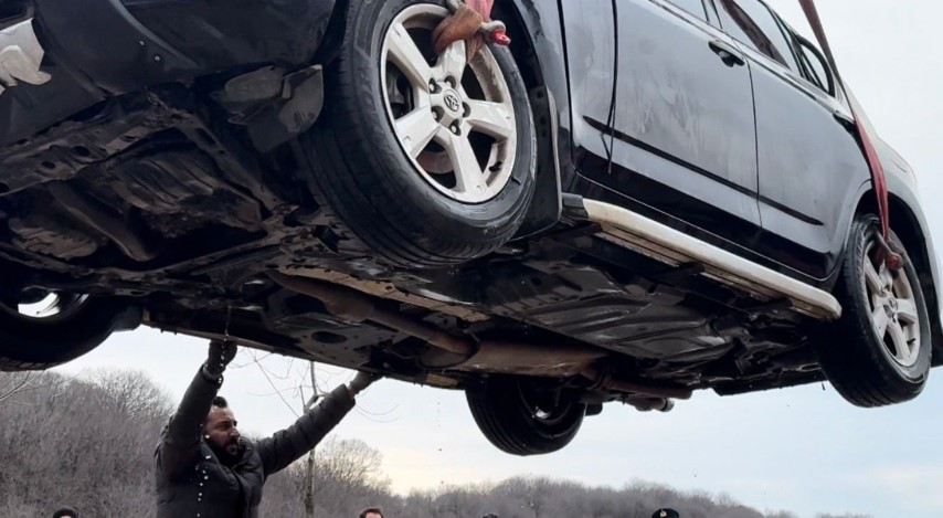 İHA muhabiri görüntüledi: Elif Kumal’ın aracında dikkat çeken şüpheli detaylar