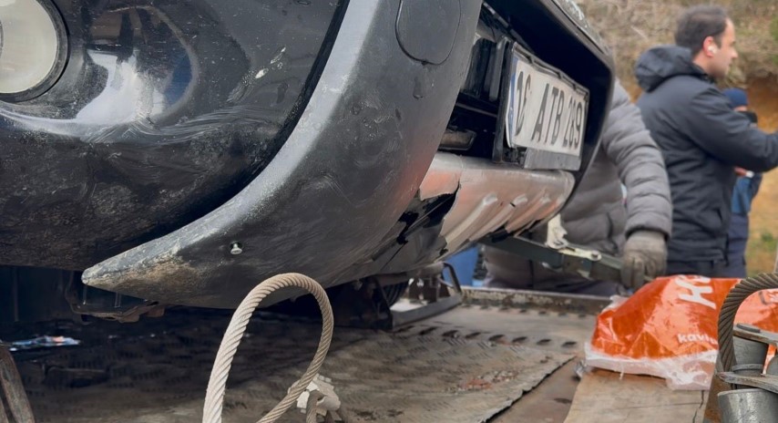 İHA muhabiri görüntüledi: Elif Kumal’ın aracında dikkat çeken şüpheli detaylar