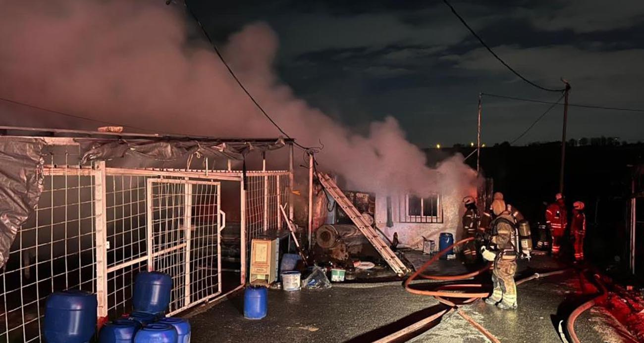 Sultangazi’de iki iş yeri alev alev yandı - ASAYİŞ